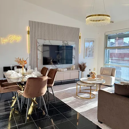 2 Bedroom For Long * Leeds