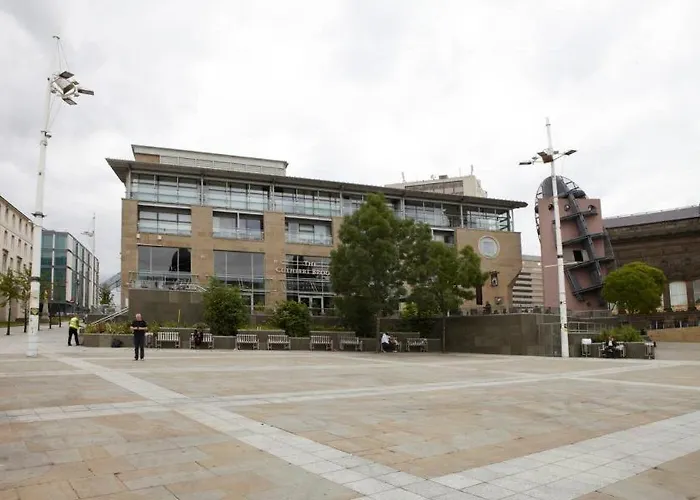 2 Bedroom For Long Leeds