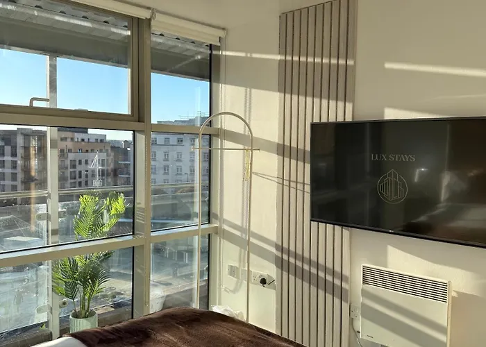 2 Bedroom For Long Apartman Leeds