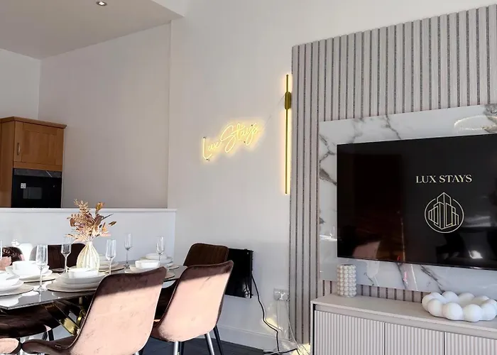 2 Bedroom For Long Apartman Leeds