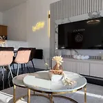 Апартаменти 2 Bedroom For Long Лідс