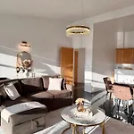 2 Bedroom For Long * Leeds (West Yorkshire)
