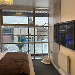 2 Bedroom For Long Лідс