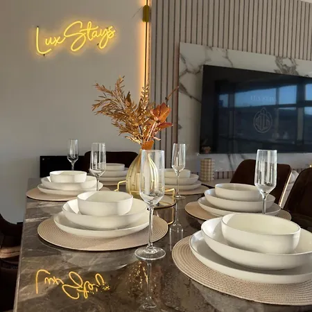 2 Bedroom For Long Апартаменти