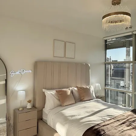 2 Bedroom For Long Лідс