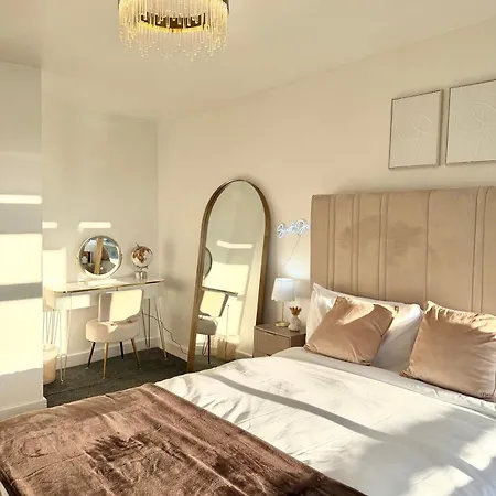 2 Bedroom For Long Апартаменти *
