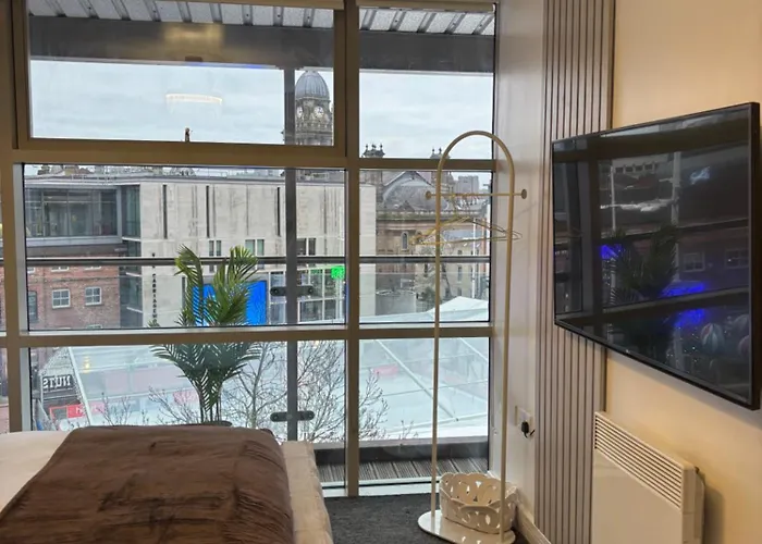 2 Bedroom For Long Leeds (West Yorkshire)